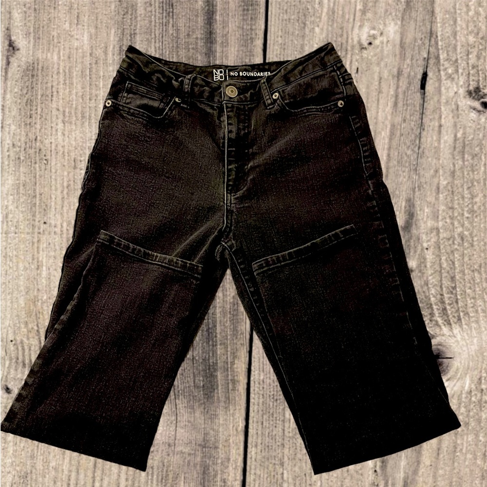 🔥 Junior’s No Boundaries black jeans 🔥